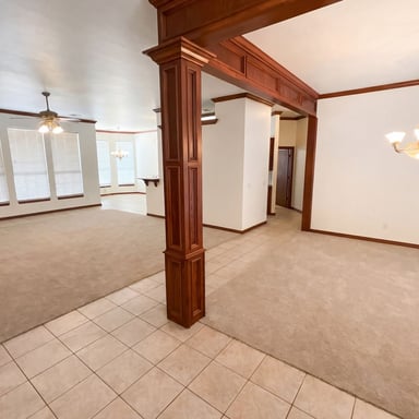 Property photo 3 of 13808 S Robinson Ave