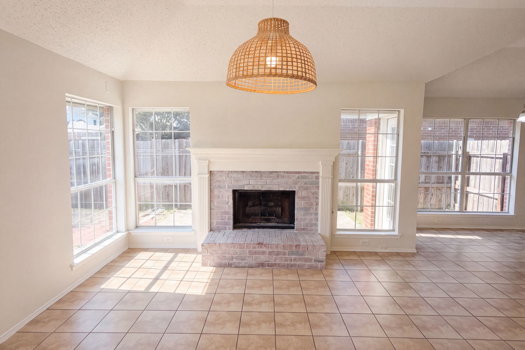 Property photo 3 of 7008 Chateau Dr