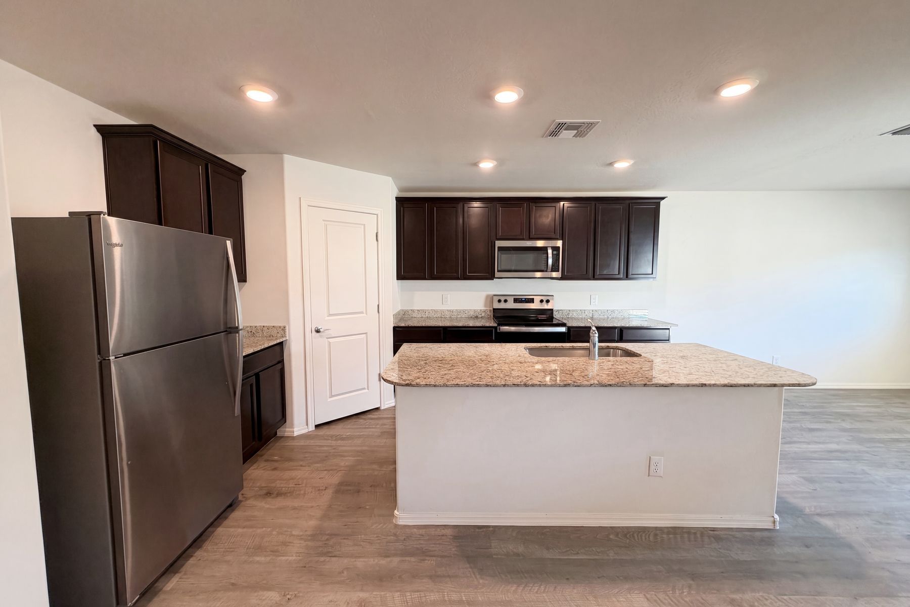 Photo 2 of 21 of 482 W Whitetail Dr, Casa Grande, AZ