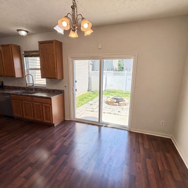 Property photo 2 of 3469 Aylesford Ln