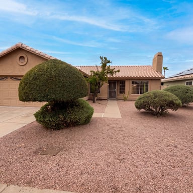 Property photo 1 of 2945 E Hononegh Dr
