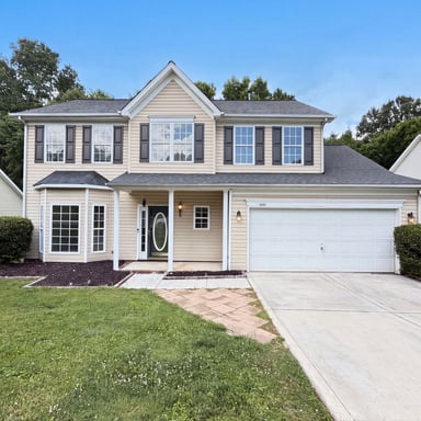 Property photo 1 of 3621 Straussburg Woods Ln
