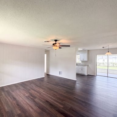 Property photo 3 of 855 Murdock Blvd
