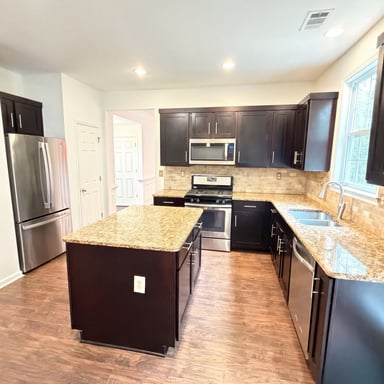 Property photo 2 of 208 Autumn Trl