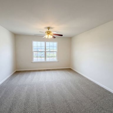 Property photo 3 of 403 Heath Pl