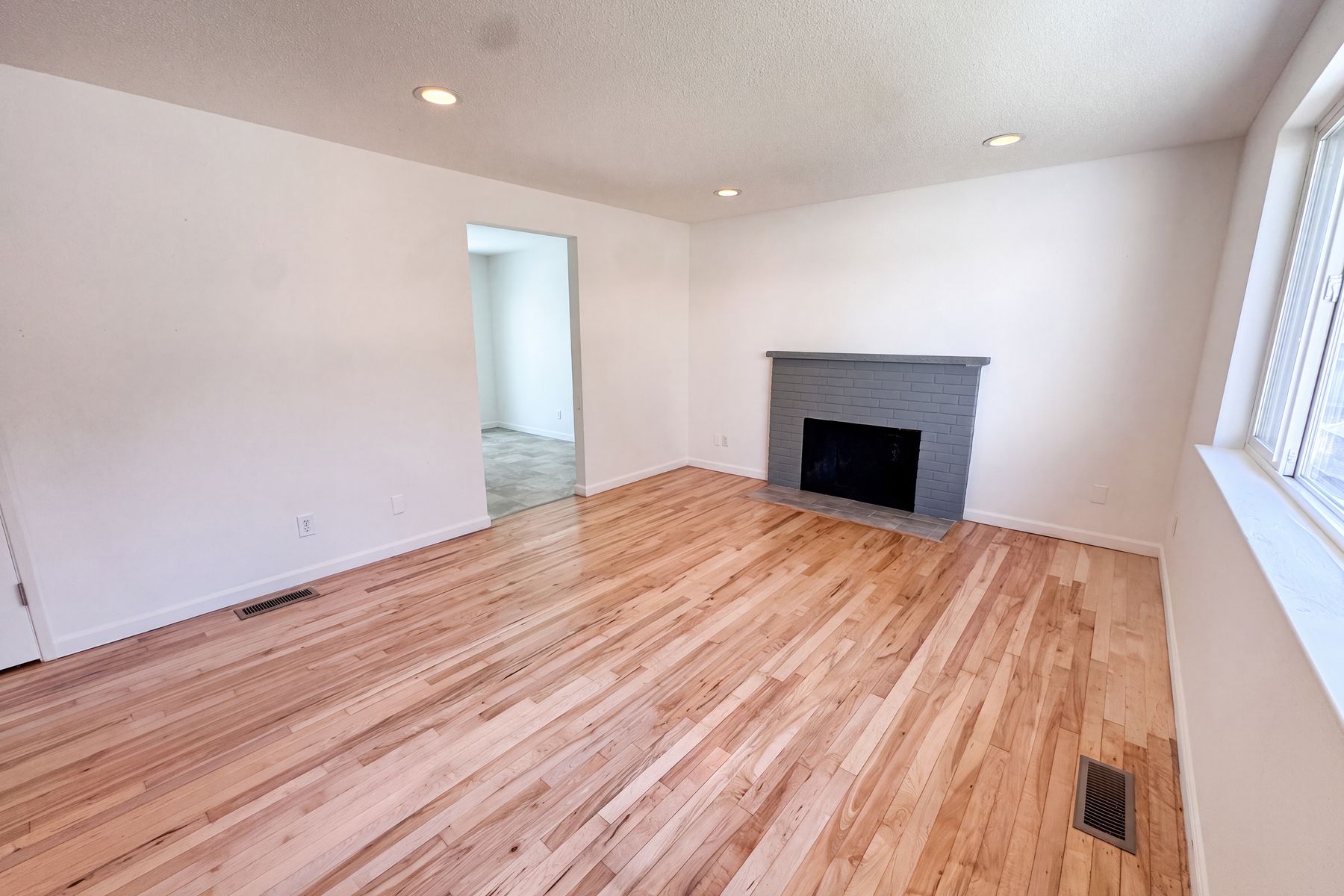 Property photo 3 of 712 141st St E