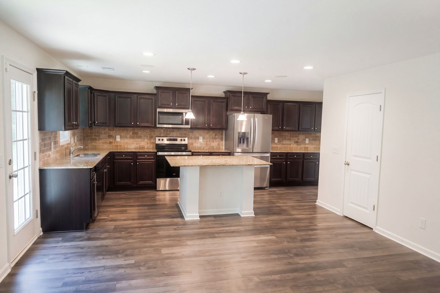 Photo 2 of 23 of 65 Whitetail Cir, Sumter, SC