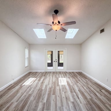 Property photo 3 of 228 Bob White Ct