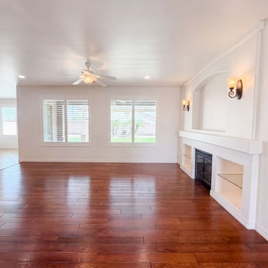 Property photo 3 of 11 W Canyon Way