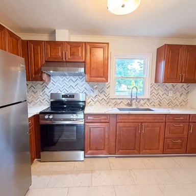 Property photo 2 of 1248 Christopher Cir