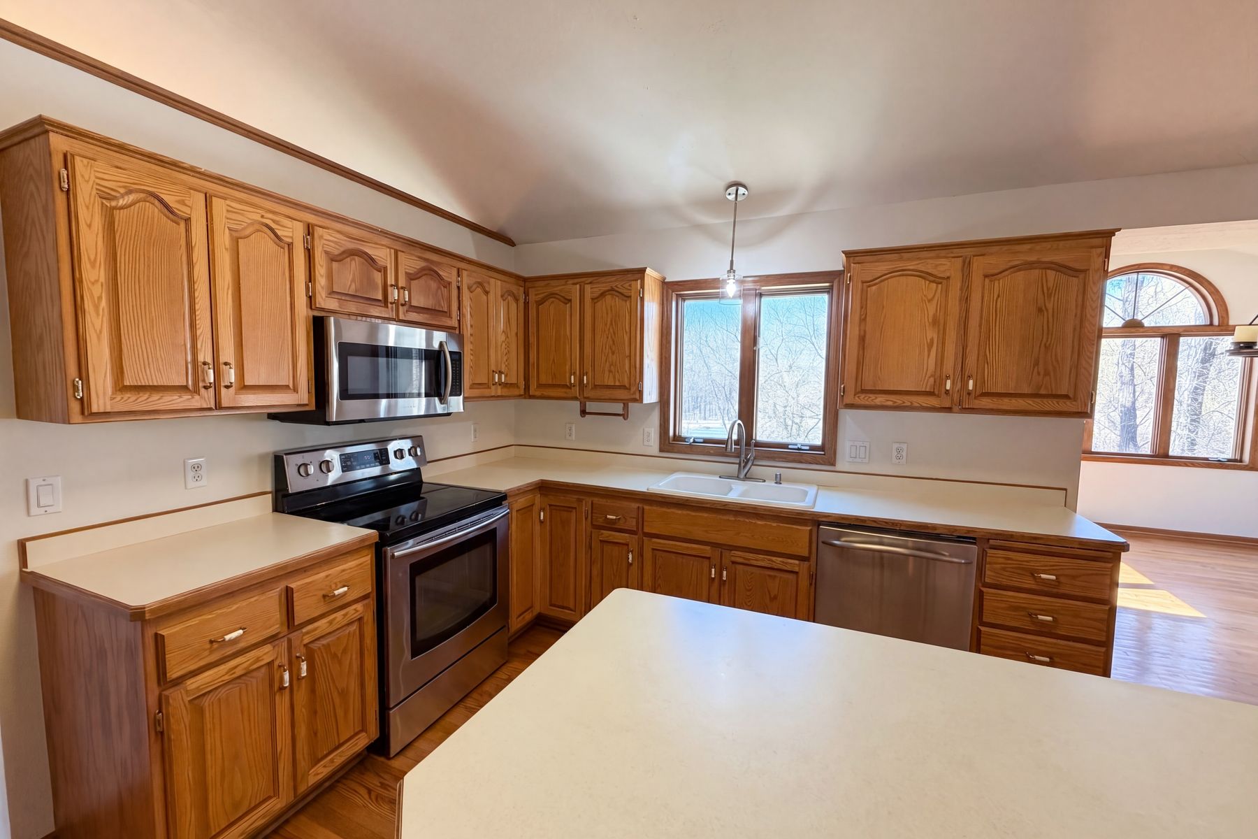 Photo 2 of 38 of 8433 Upland Ln N, Maple Grove, MN
