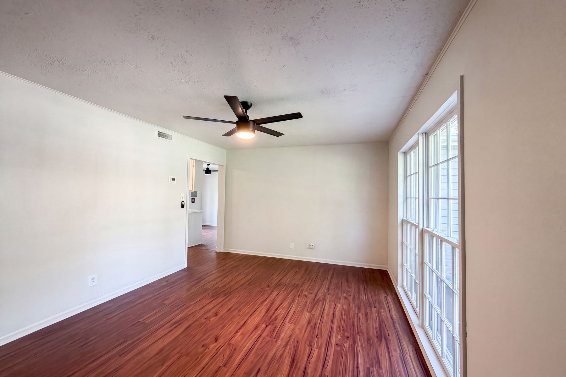 Property photo 3 of 11615 W 68th St