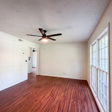 Property photo 3 of 11615 W 68th St