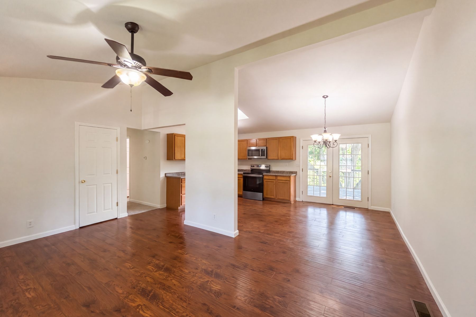 Property photo 3 of 82 Cedar Ridge Dr