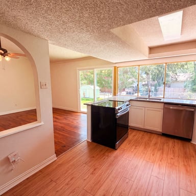 Property photo 2 of 414 Meadowhill Dr