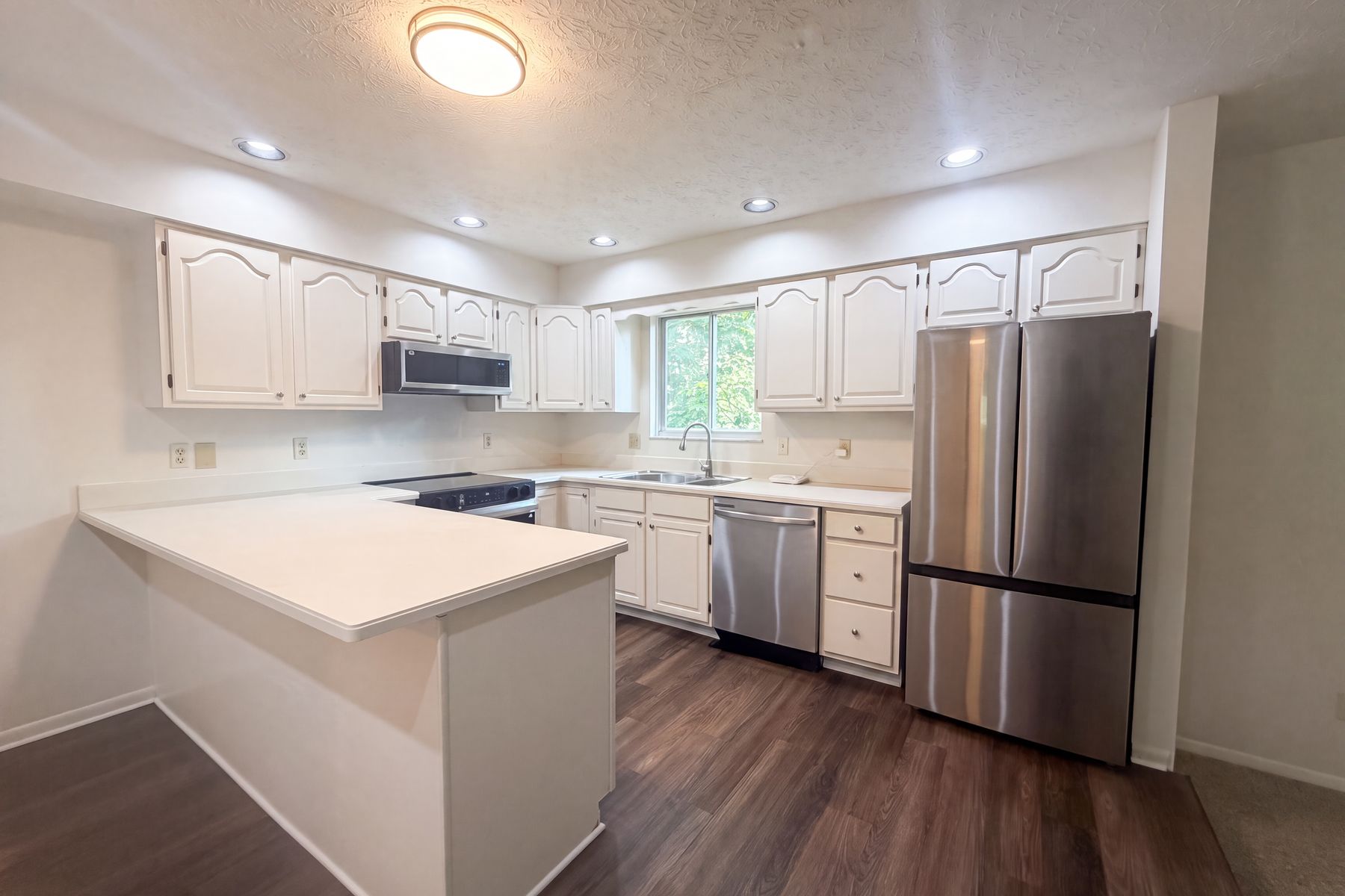 Photo 2 of 24 of 5129 Etna Rd, Columbus, OH