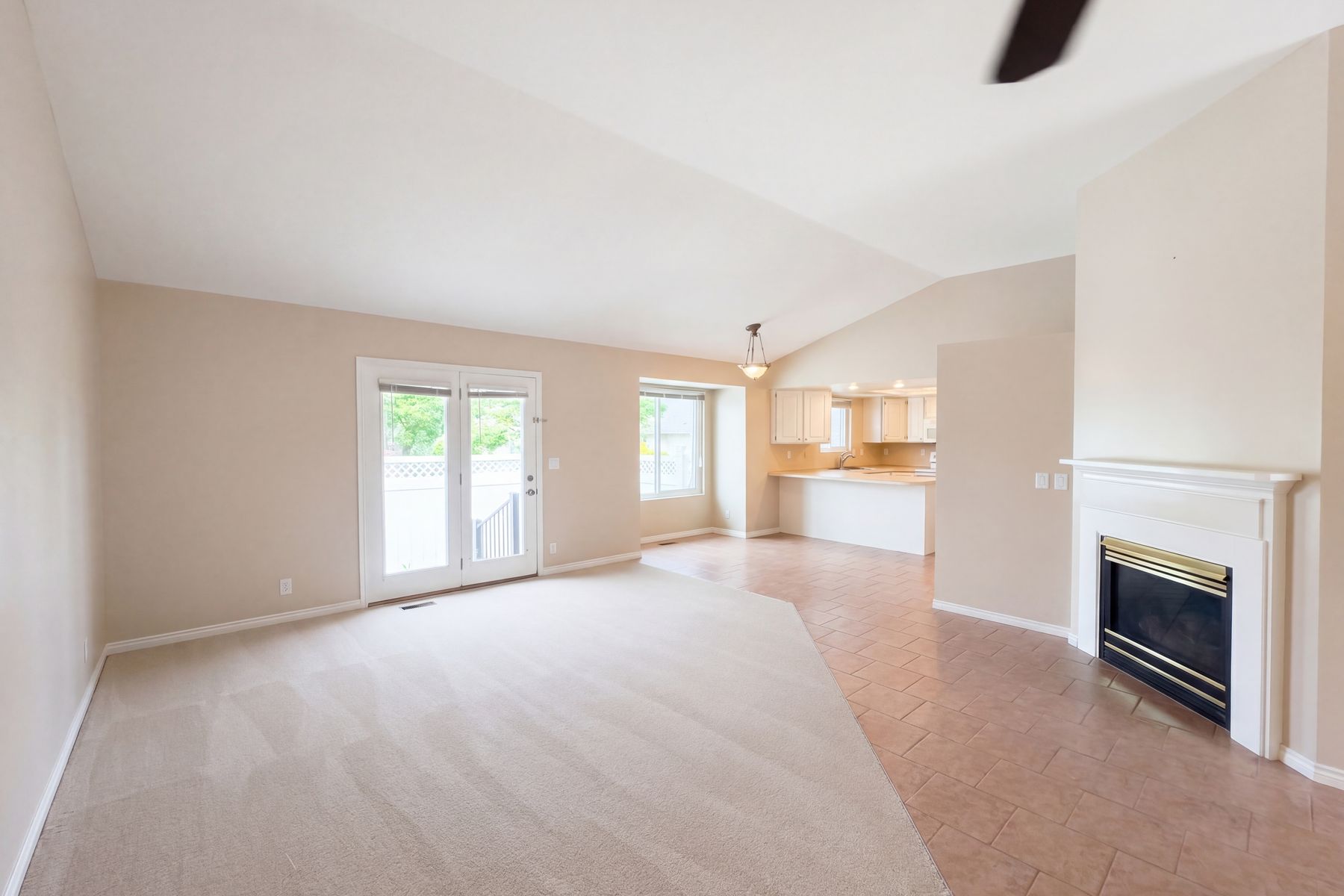 Property photo 3 of 510 E 5400 S
