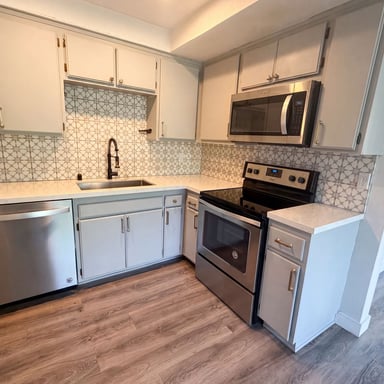 Property photo 2 of 7300 Corbin Ave Unit M