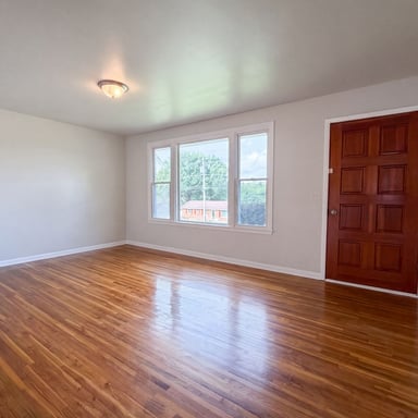 Property photo 3 of 213 Bonnaridge Dr