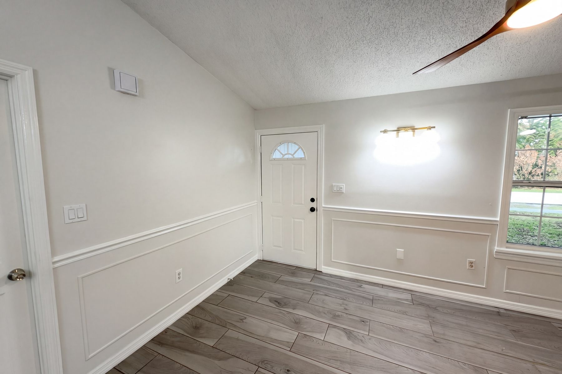 Property photo 3 of 967 Lamplighter Dr NW