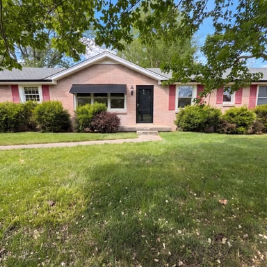Property photo 1 of 242 Kingswood Dr