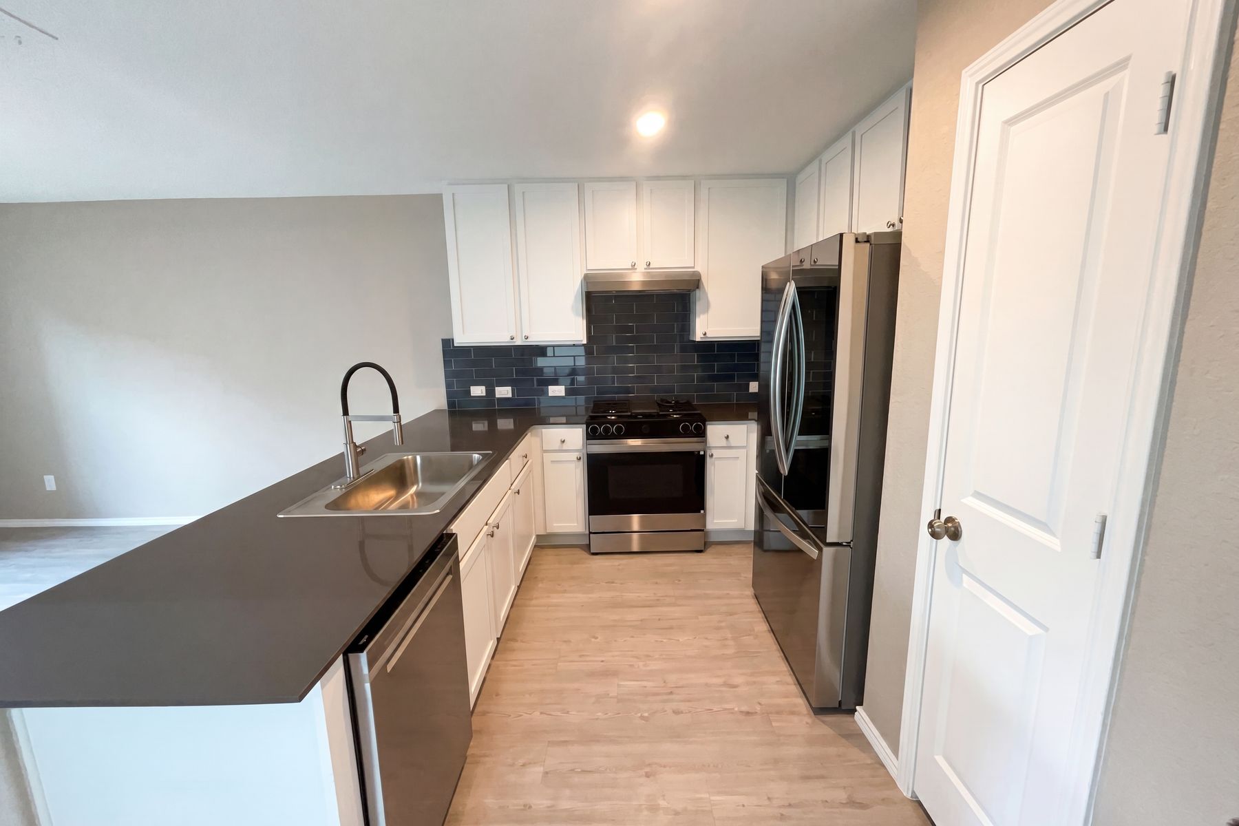 Photo 2 of 20 of 7610 Aston Cross, San Antonio, TX