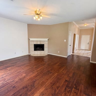 Property photo 3 of 525 Hidden Oak Ln