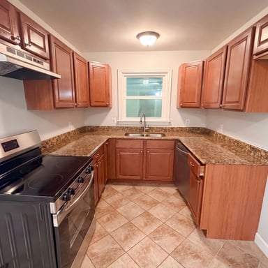 Property photo 2 of 927 Greenlawn Dr