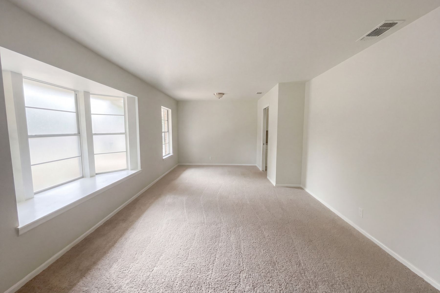 Property photo 3 of 225 La Jolla