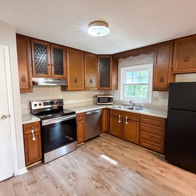 Property photo 2 of 1716 Timberlane St