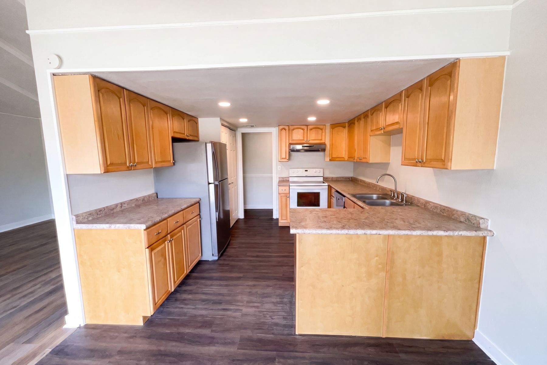 Photo 2 of 19 of 1154 S Ellison Dr, San Antonio, TX