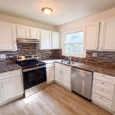 Property photo 2 of 11121 Herrick Ave