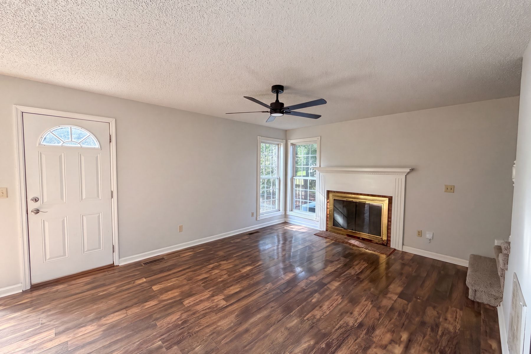 Property photo 3 of 518 Glenfield Cir