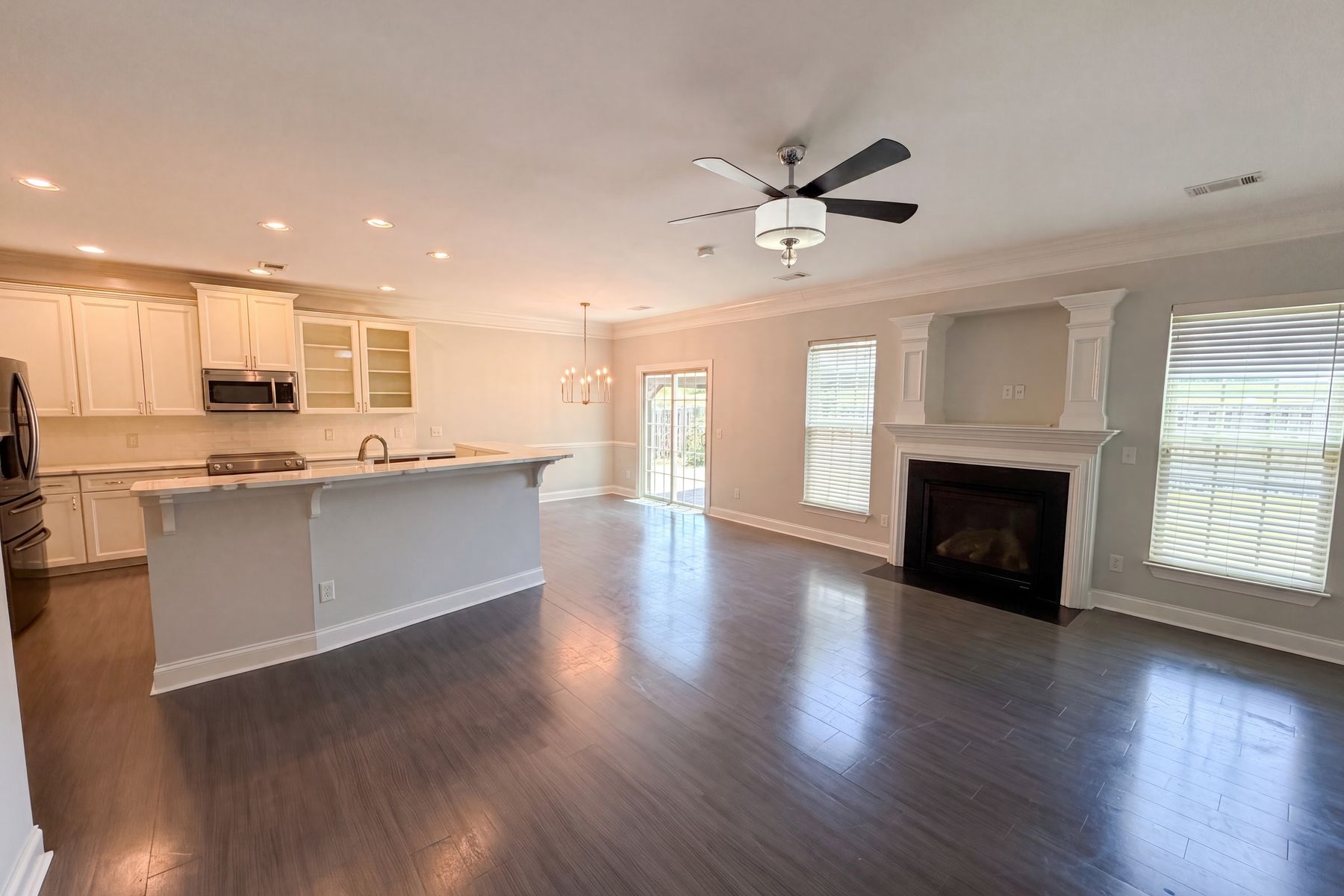 Property photo 3 of 301 Cypresshill Ct