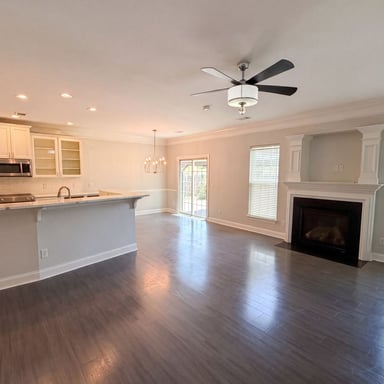 Property photo 3 of 301 Cypresshill Ct