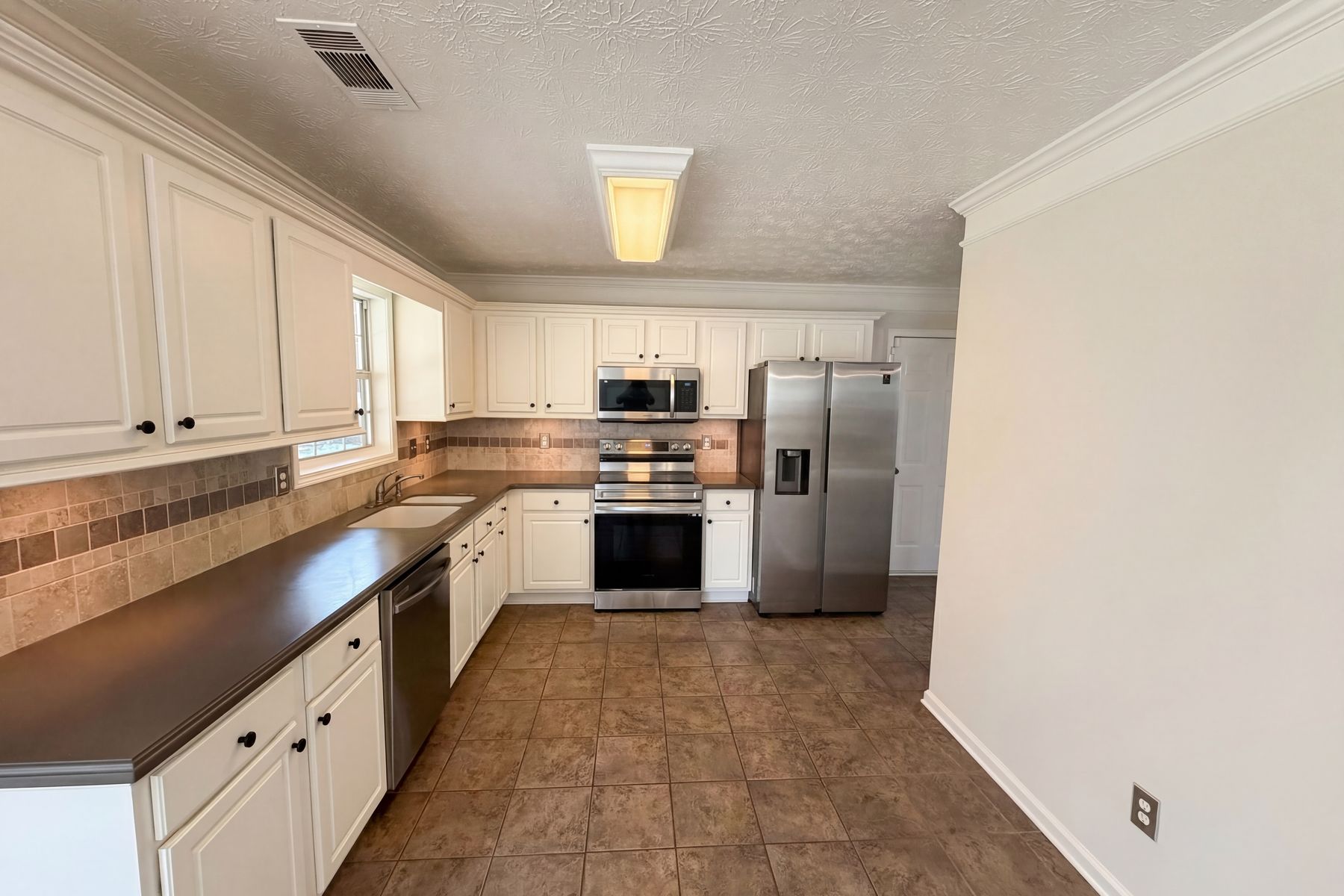 Photo 2 of 25 of 3099 Brooksong Way, Dacula, GA
