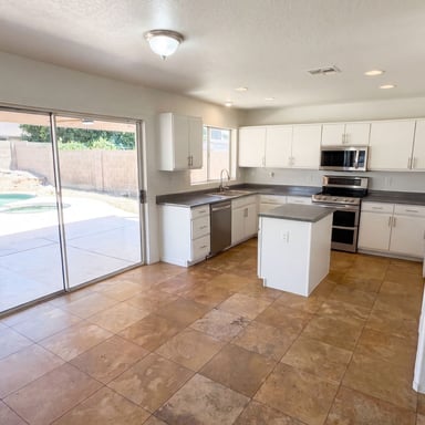 Property photo 2 of 10860 W Lone Cactus Dr