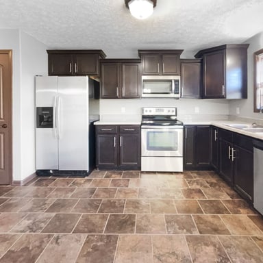 Property photo 2 of 1450 Raven Rd