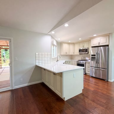 Property photo 2 of 1091 Fox Meadow Way