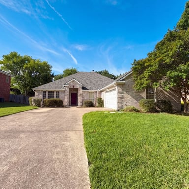 Property photo 1 of 525 Hidden Oak Ln