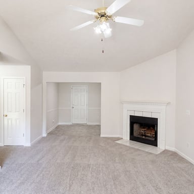 Property photo 3 of 182 Livingston Ln