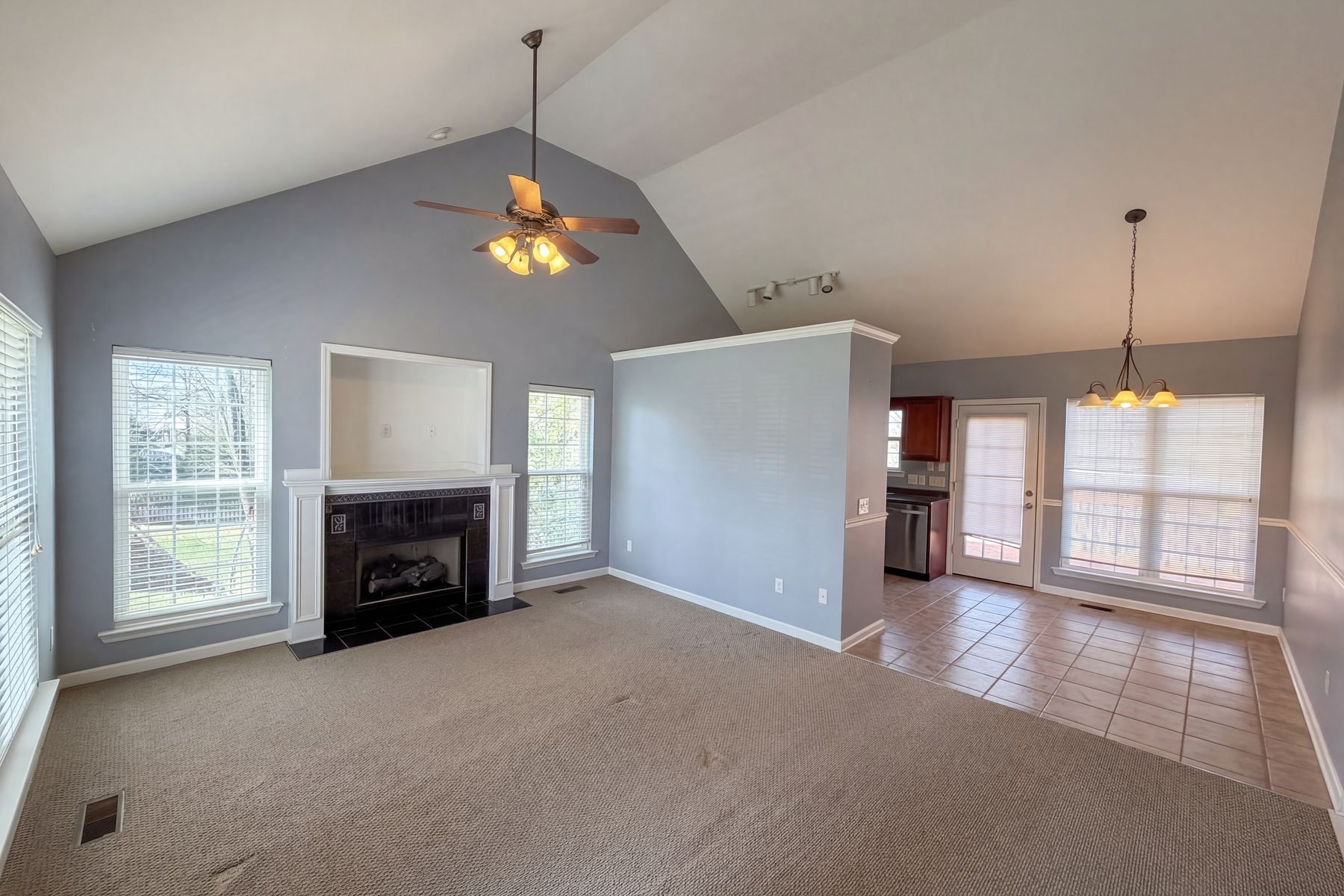 Property photo 3 of 6937 Bucksland Dr