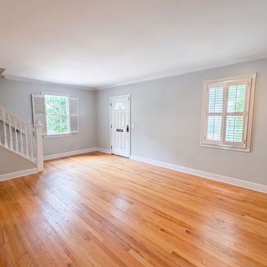 Property photo 3 of 170 Queen St