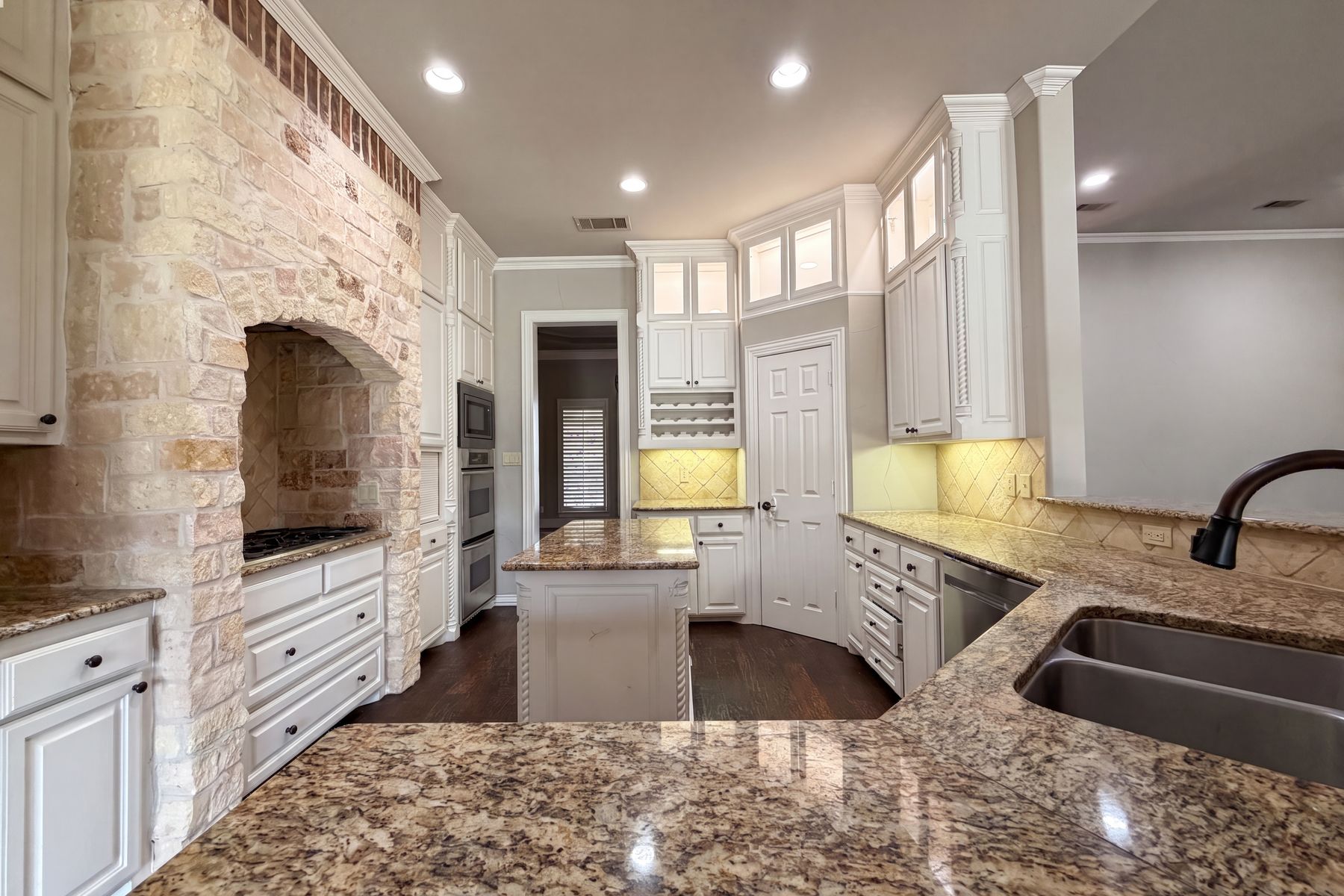 Photo 2 of 28 of 1930 Fair Oaks Ln, Prosper, TX