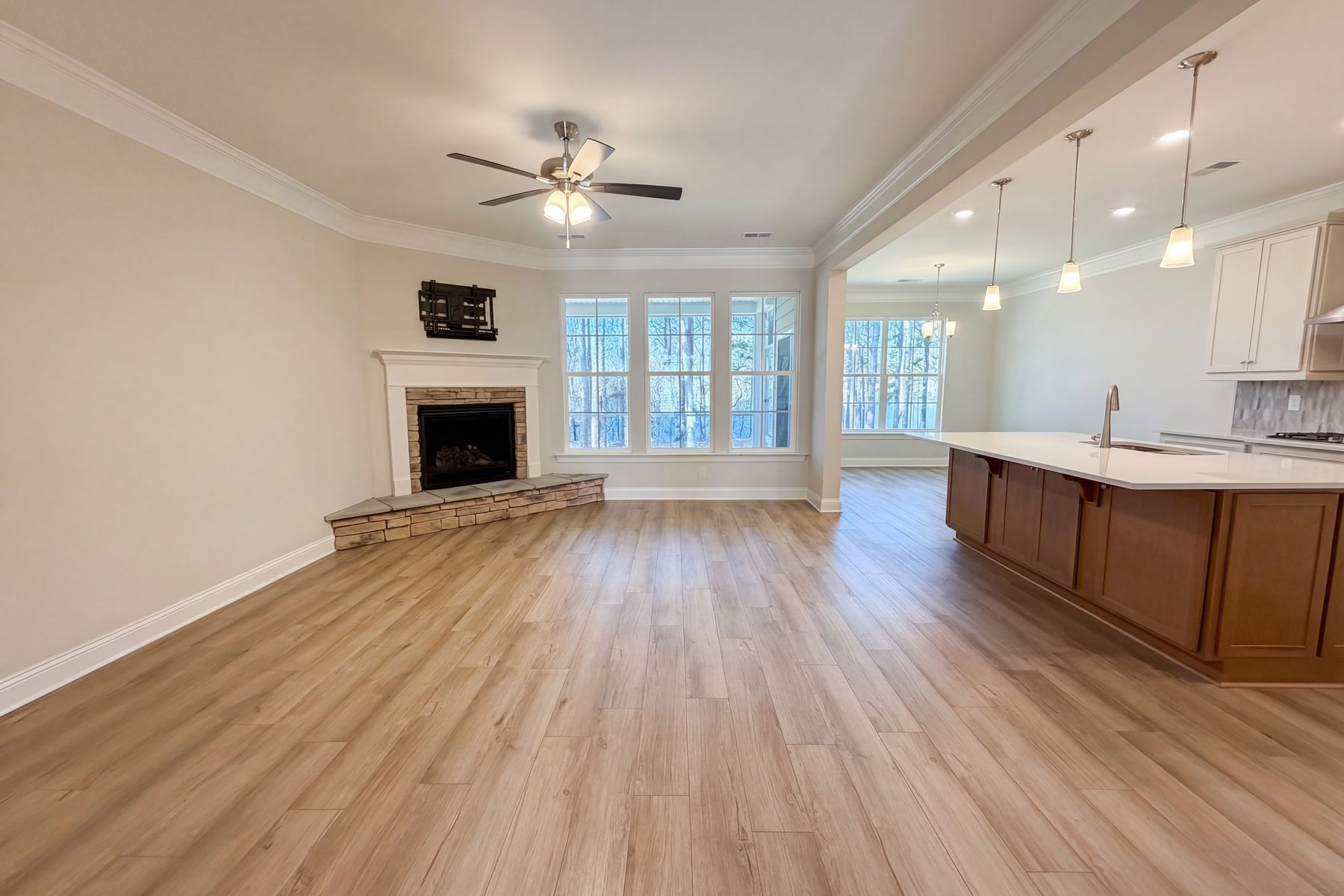 Property photo 3 of 360 Autumn Pond Dr