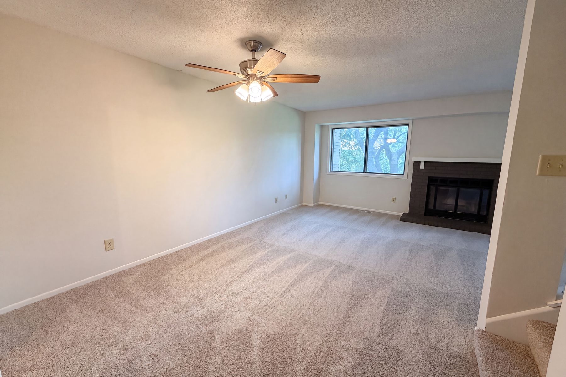 Property photo 3 of 201 Bridlewood Dr