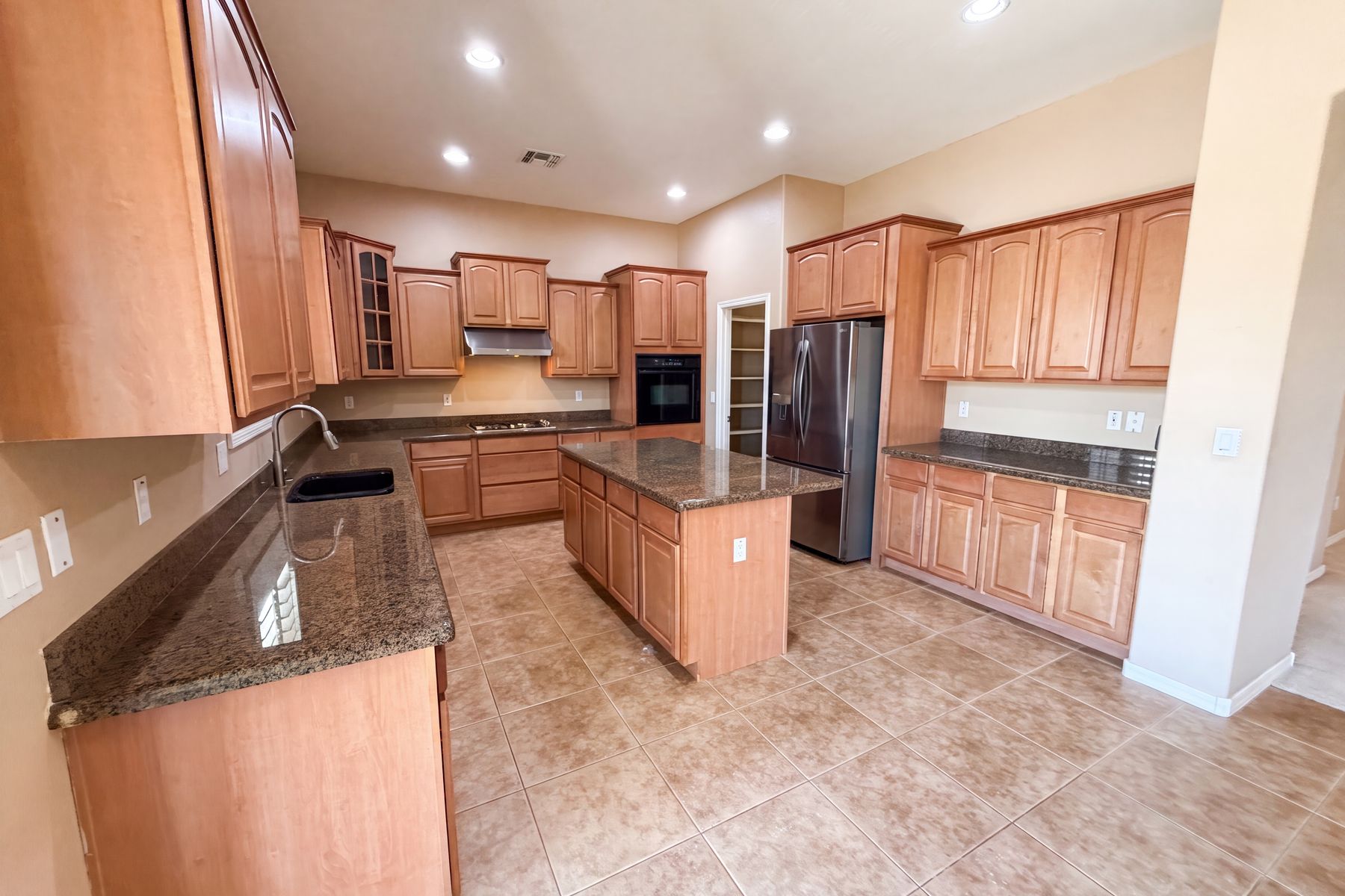 Photo 2 of 33 of 3080 E Powell Way, Gilbert, AZ