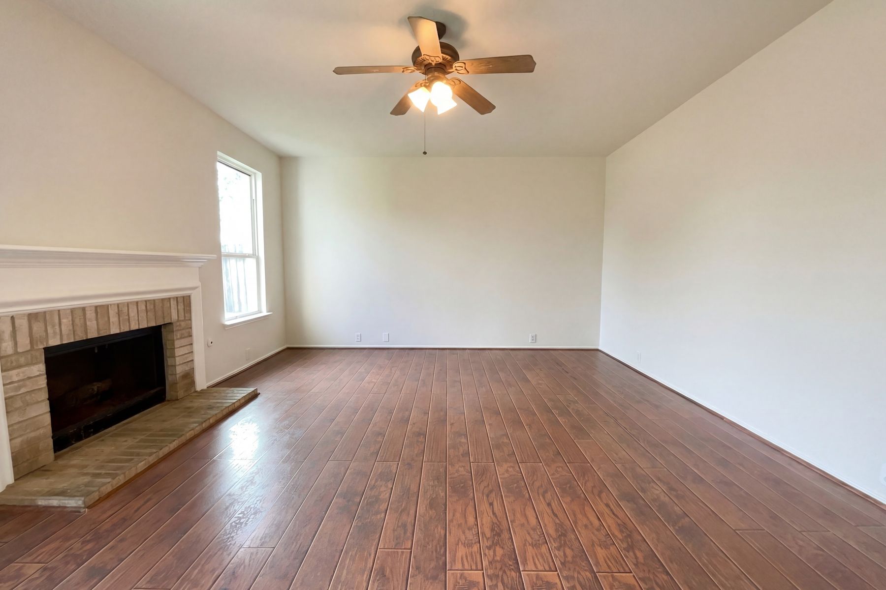 Property photo 3 of 11919 Leaf Oak Dr