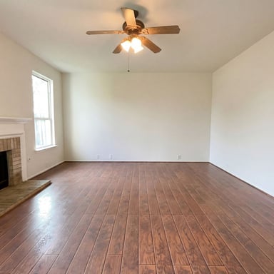 Property photo 3 of 11919 Leaf Oak Dr