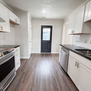 Property photo 2 of 12 Finch Wood Dr